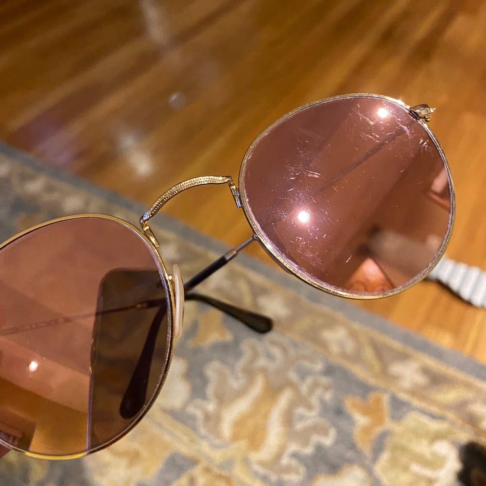 Raybans with pink frames - Picture 2 of 5